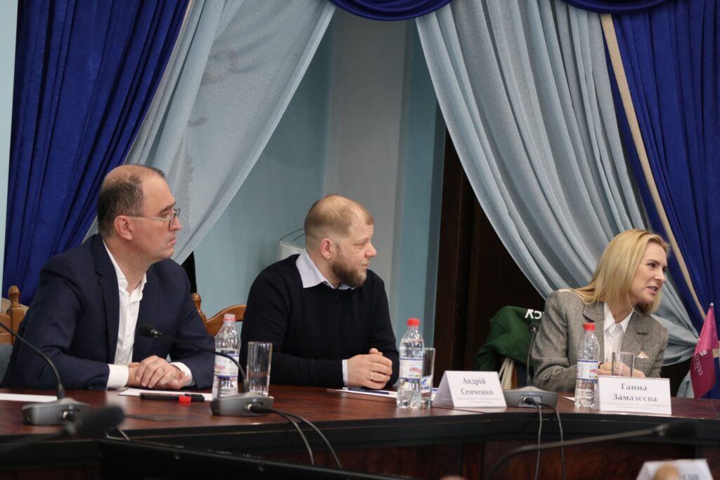 Президент Асоціації 4 yurij maslov u podilsku pid chas konferencziyi prysvyachenij demonstracziyi mobilnogo avarijnogo dzherela zhyvlennya